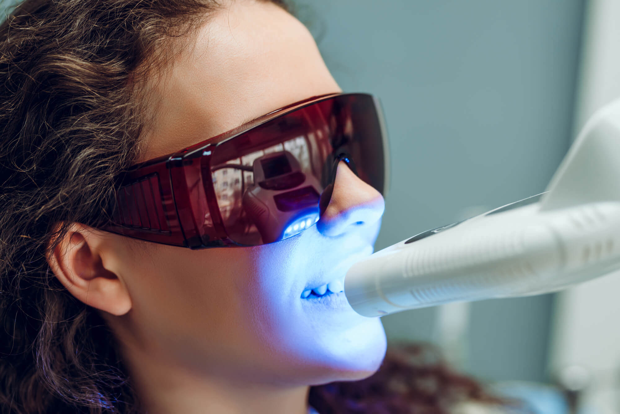 A dentist in Simpsonville SC using lasers.