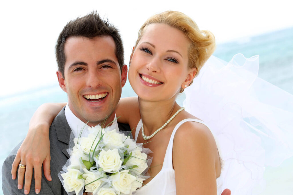 bride-and-groom-with-beautiful-smiles-thanks-to-teeth-whitening-simpsonville